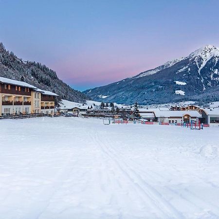 Apparthotel Alpenchalet Neukirchen am Grossvenediger Exterior photo