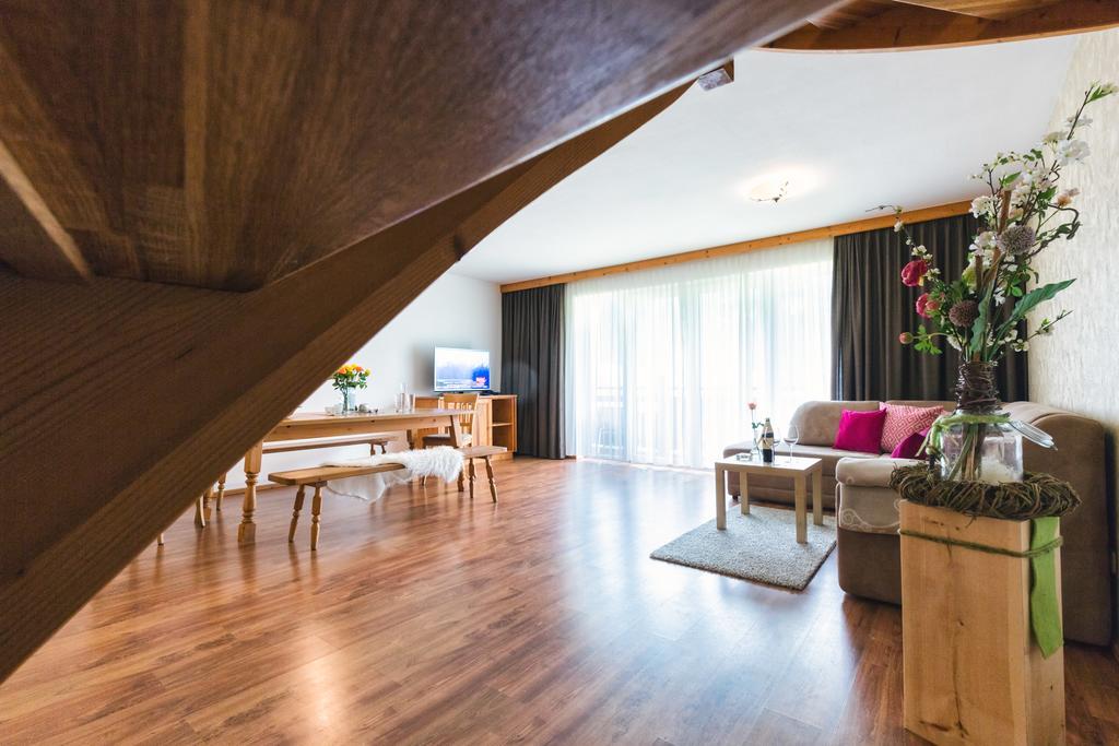 Apparthotel Alpenchalet Neukirchen am Grossvenediger Exterior photo